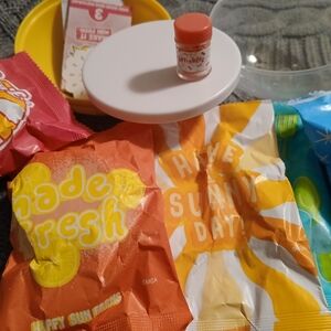 Miniverse Diner Food Series 3- Rainbow Cake Set